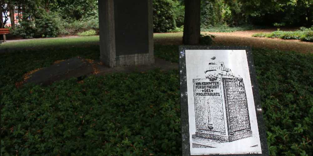 Denkmal für die Toten der Märzrevolution 1920 auf dem Bottroper Westfriedhof.