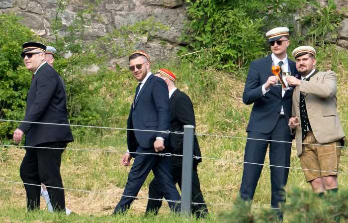 Joachim Paul (links) beim Burschentag in Eisenach im Juni 2023 zusammen mit korporierten Aktivisten der Revolte Rheinland und der Jungen Alternative.